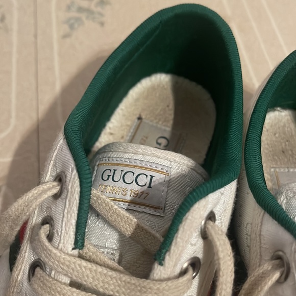Used good condition gucci tennis shoes - Picture 2 of 3